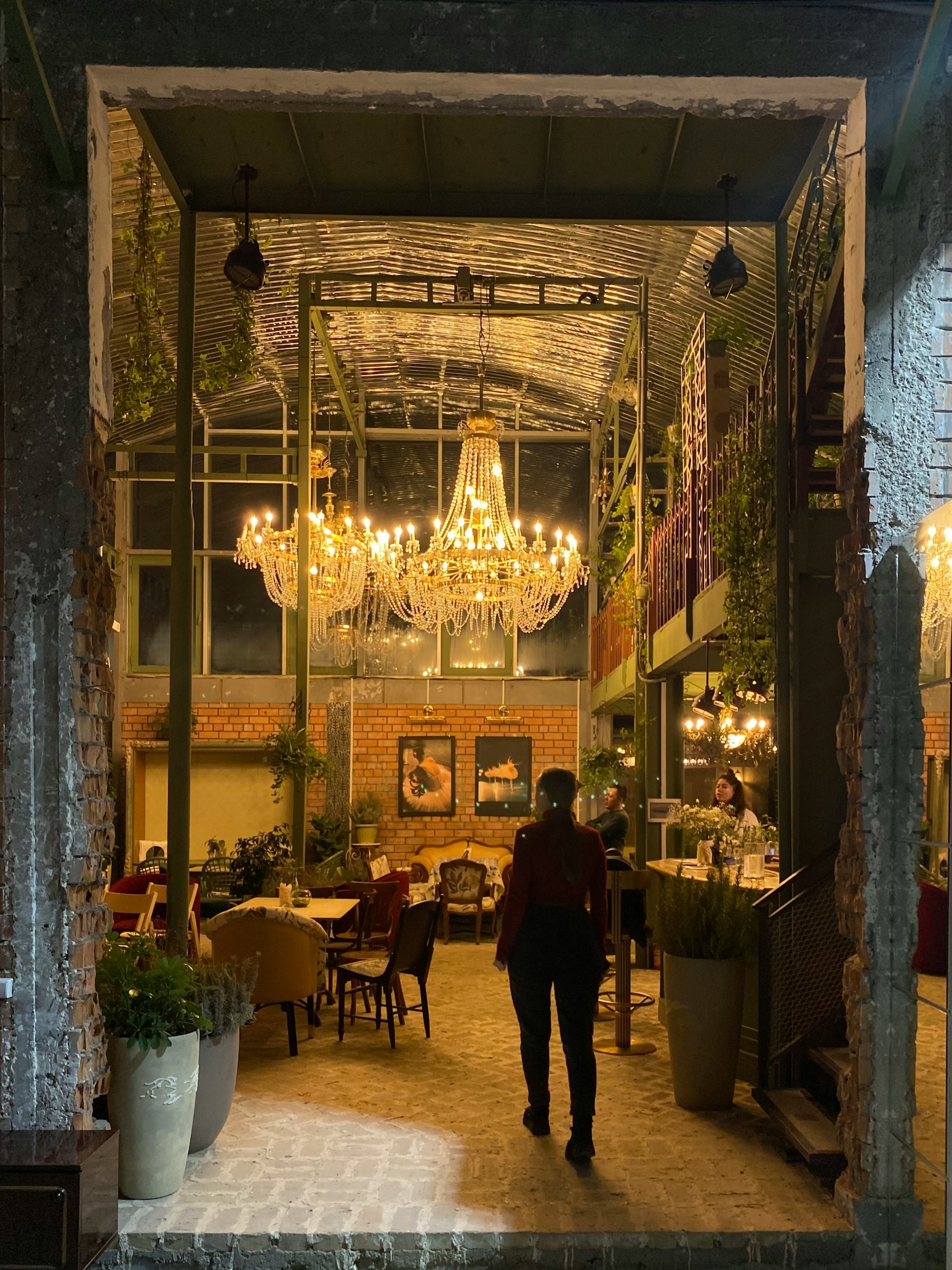 Holdfényes éttermi enteriőr